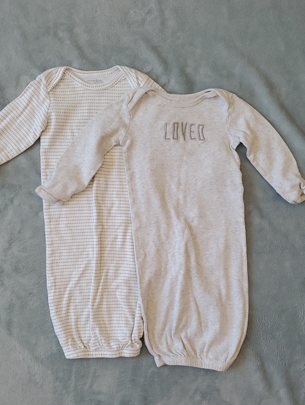 2 Sleeper Gowns Baby Girl Baby Boy Loved And Striped Neutral Gray Size 0-3 Month